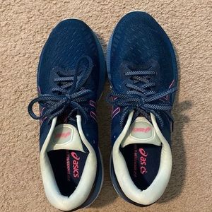 Aasics gel kayano 27 women’s size 10